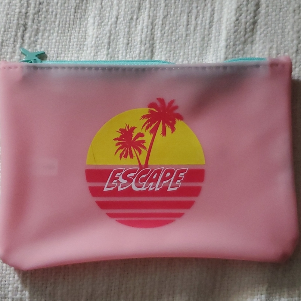 ❇️3/$10❇️ NWOT makeup bag